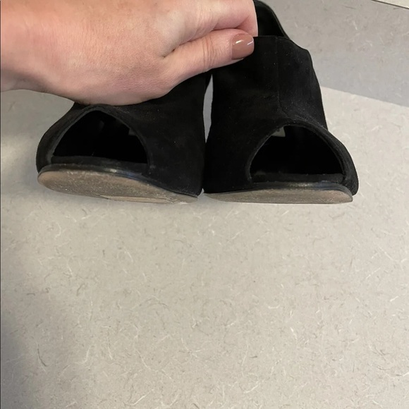 AUTHENTIC WOMENS MANOLO BLAHNIK BLACK SUEDE SHOES, HEELS, SIZE 39.5 - Picture 6 of 10